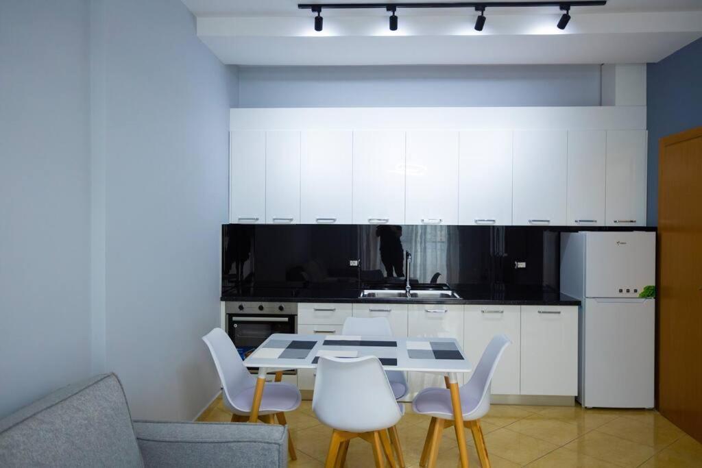 Apartment In Vlore Kejvi Exterior photo